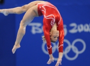 开云体育直播-卡马文加，聚光灯下的舞者—安哥拉速胜喀麦隆背后的新星崛起