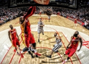 开云官网-浓眉独木擎天，火箭内线失守，森林狼双塔时代迎来新挑战者