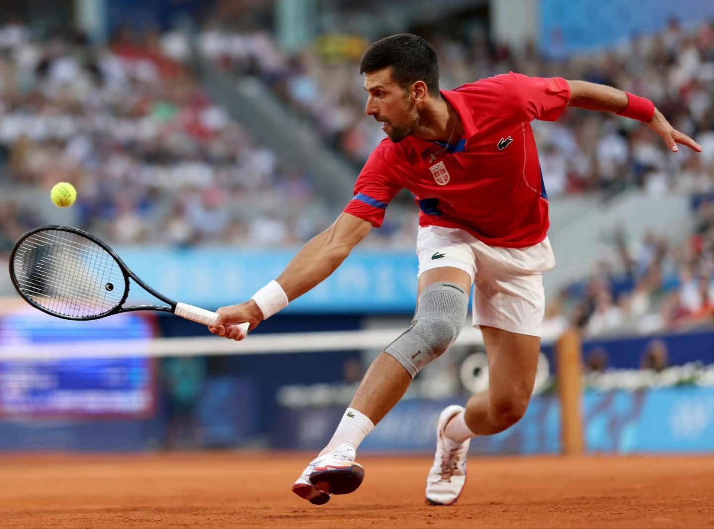 英国网球队血洗世界网球队，纳达尔关键制胜的简单介绍