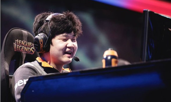 包含Excel绝杀EDG，Huni统治全场的词条