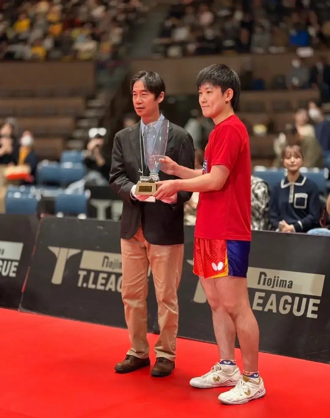 比利时乒乓球队完胜日本乒乓球队,张本智和爆发神勇 比利时乒乓球队完胜日本乒乓球队,张本智和爆发神勇