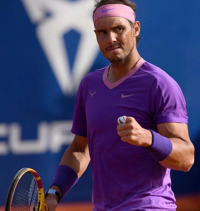 惊险获胜！巴塞罗那劫镖普利茅夫，险胜保持胜利