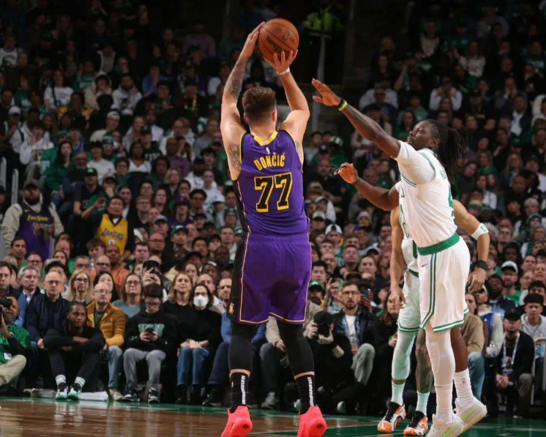 詹姆斯遭受伤病困扰，湖人战绩遇挑战的简单介绍