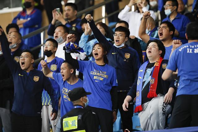 苏宁逆转战胜亚泰，继续保持次席