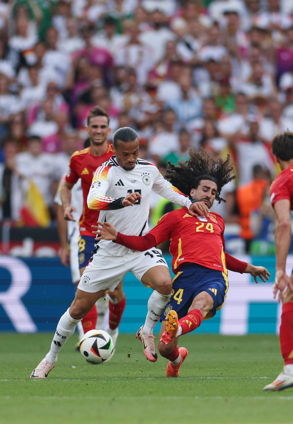 西班牙足球联赛实力对抗角逐！的简单介绍