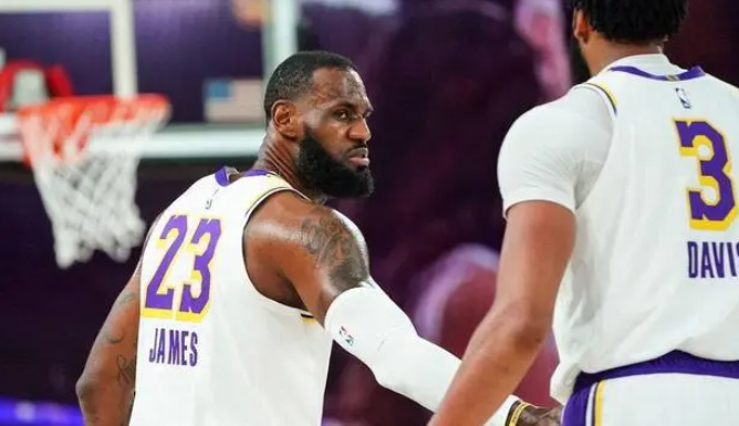 老鹰队胜率下滑球队紧急调整战术 老鹰队胜率下滑球队紧急调整战术