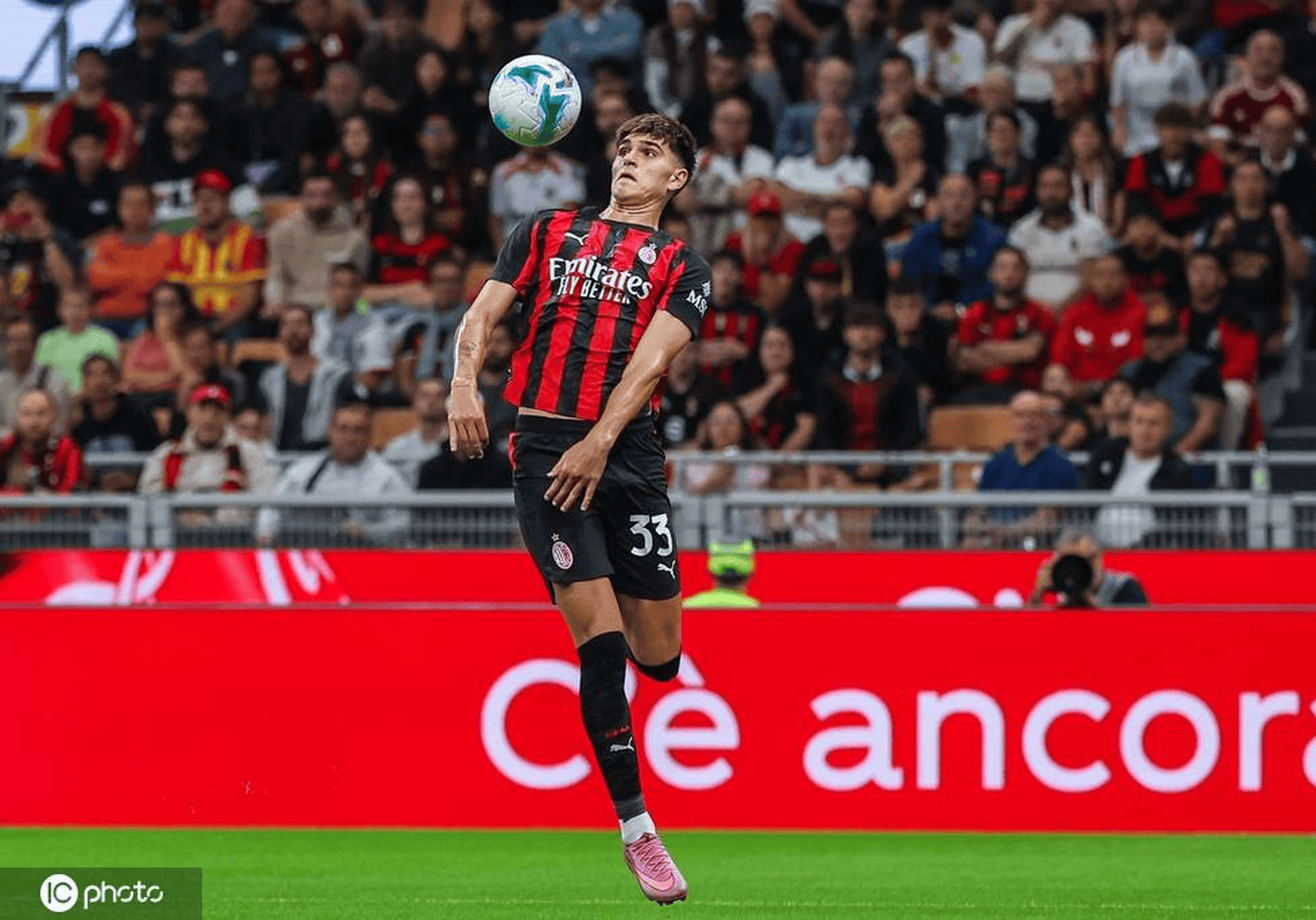 关于米兰大胜卡利亚里，豪取连胜的信息