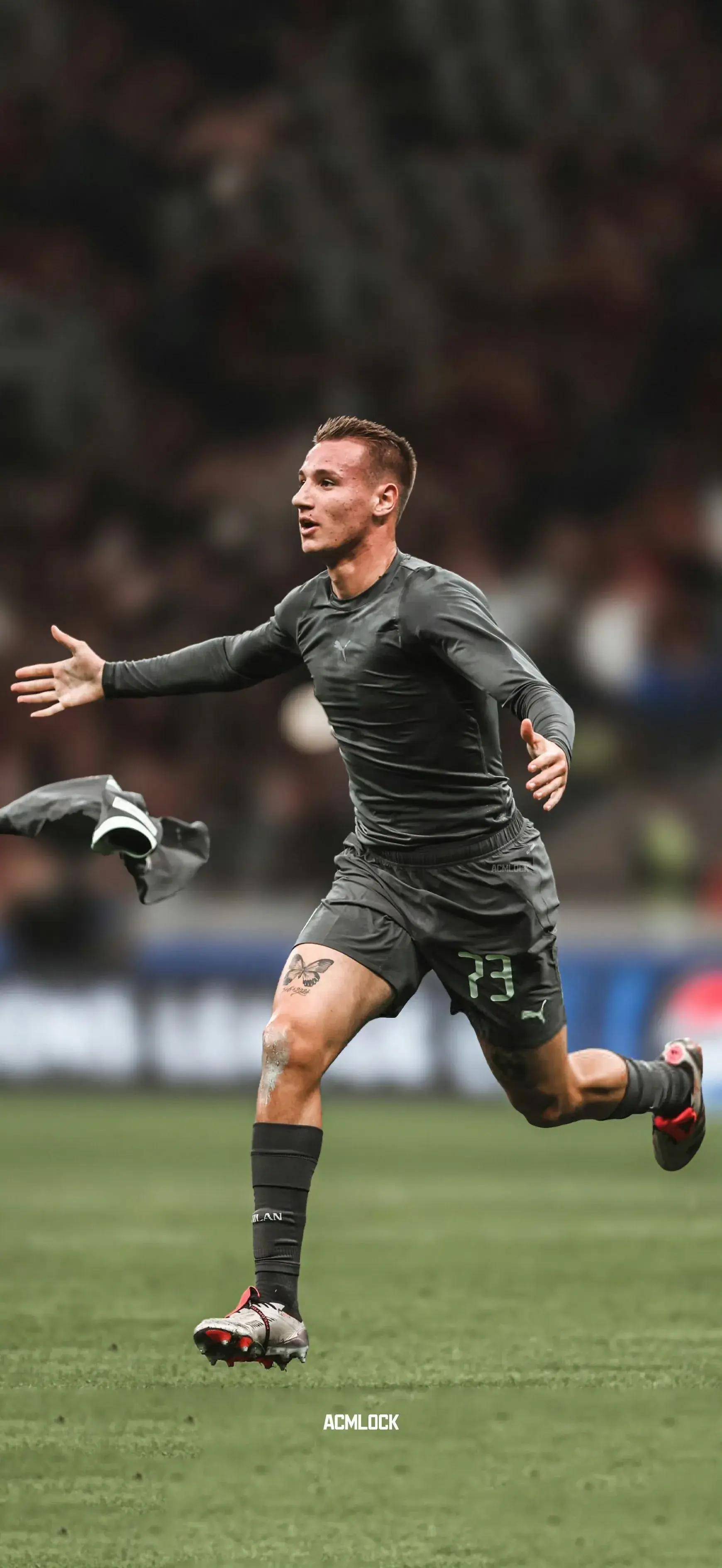 关于米兰大胜卡利亚里，豪取连胜的信息