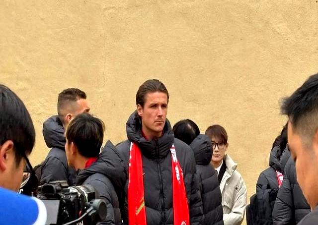 包含两队实力强弱悬殊，又一轮对决即将展开的词条