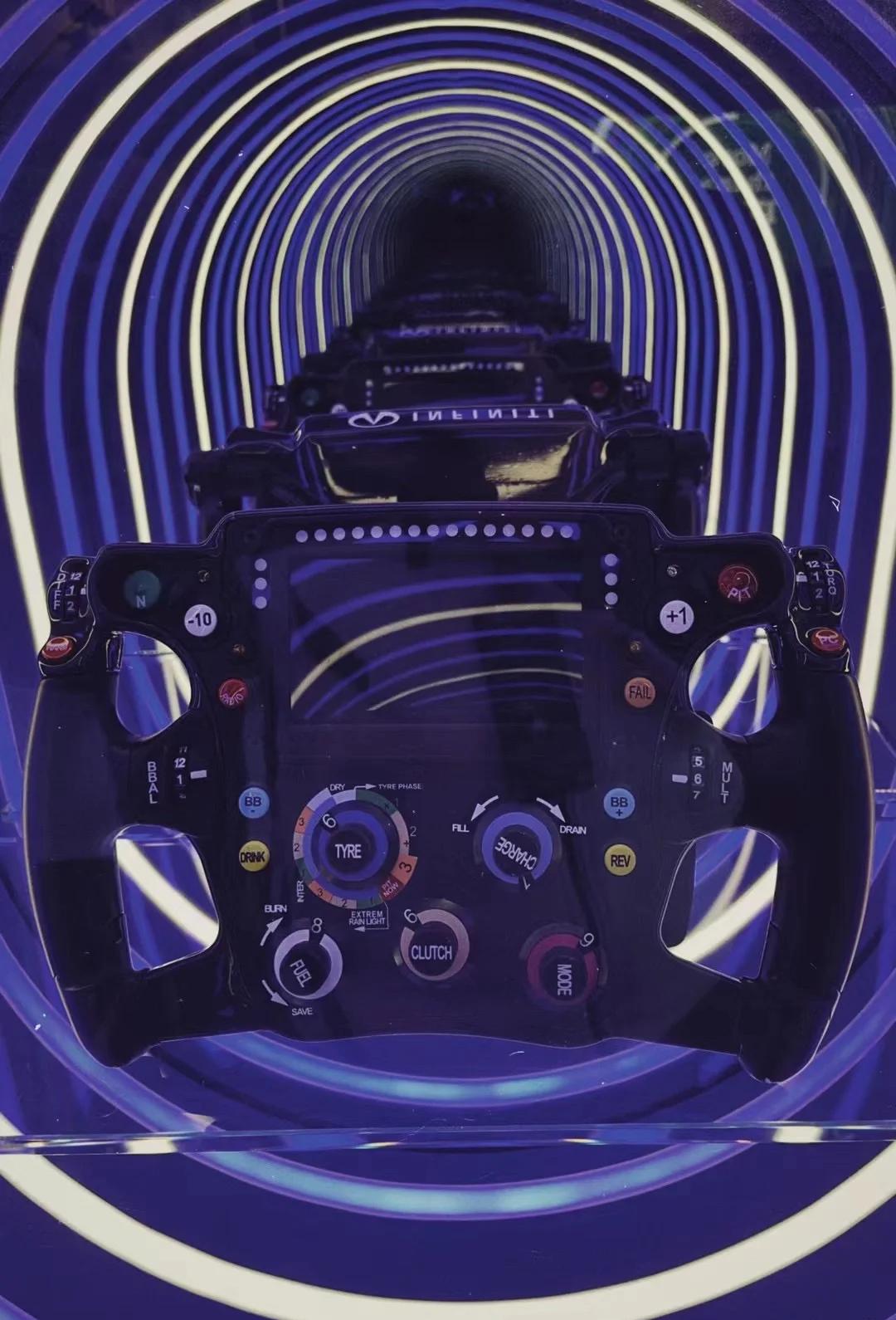 索伯车队力克红牛车队,汉密尔顿状态火热的简单介绍 索伯车队力克红牛车队,汉密尔顿状态火热的简单介绍