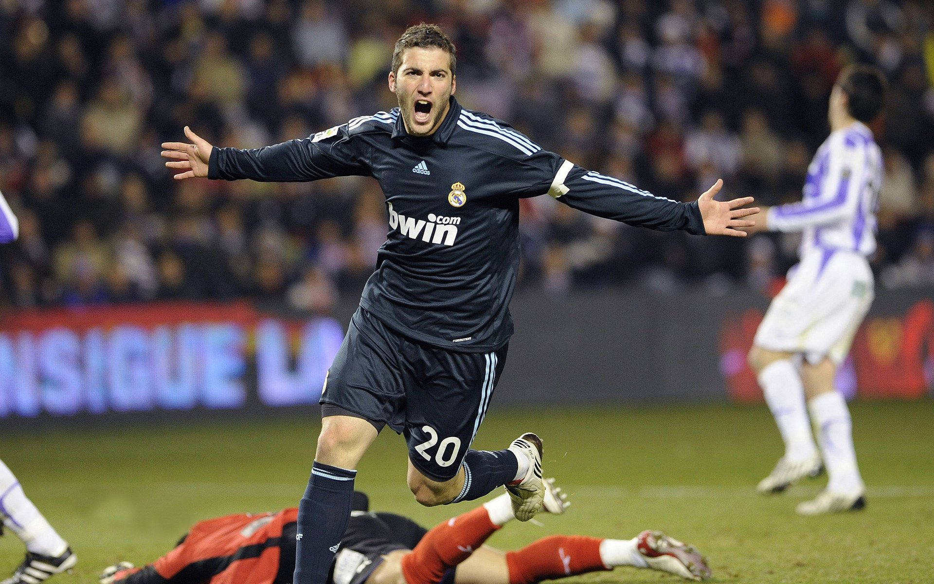 绿茵奇迹,伊拉克草根球队完胜拜仁,皮克化身关键先生导演史诗之战