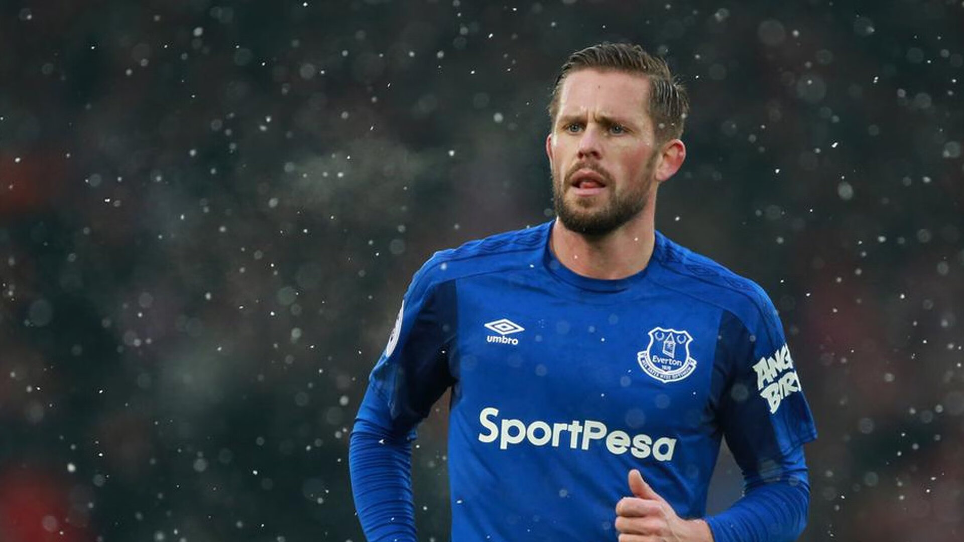 年度焦点之战之夜，恩比德统治全场